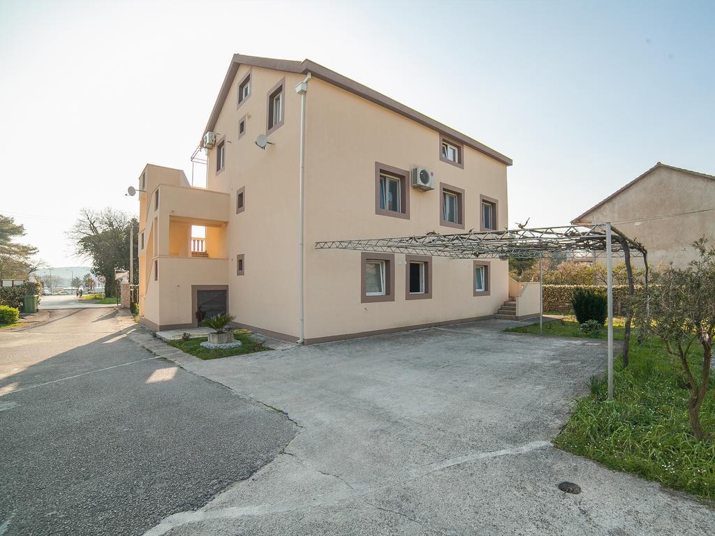 Apartments Ivo Bozinovic Тиват Екстер'єр фото